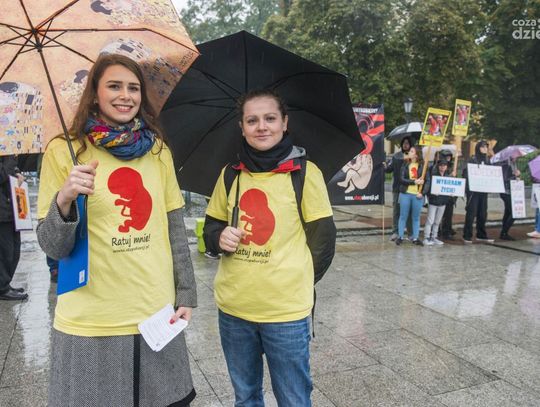 Manifestacja pro-life na Placu Konstytucji