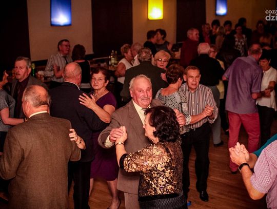 Zabawa seniorów w DK Idalin Zabawa seniorów w DK Idalin