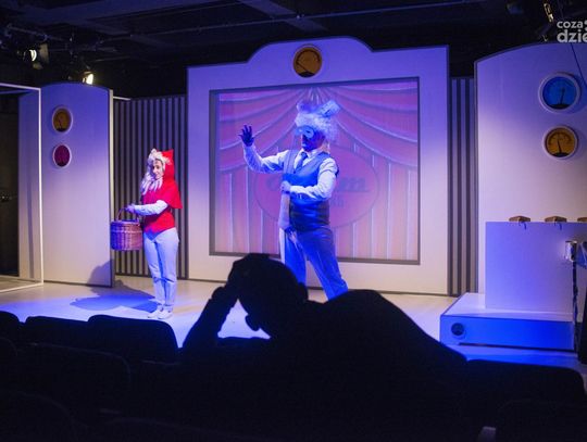 "Czerwony Kapturek - zabawa w teatr" "Czerwony Kapturek - zabawa w teatr"