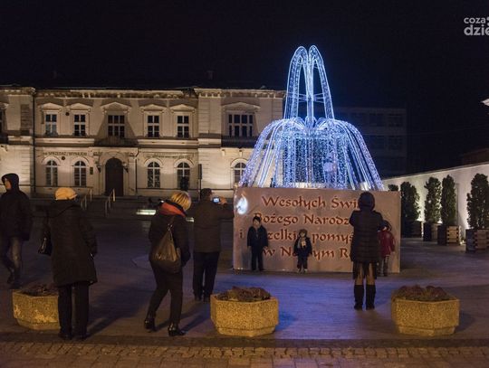 Bożonarodzeniowy wieczór na deptaku