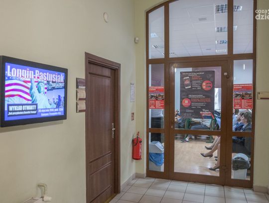 Wykład "Rok prezydentury Donalda Trumpa" prof. Longina Pastusiaka w WSH Wykład "Rok prezydentury Donalda Trumpa" prof. Longina Pastusiaka w WSH