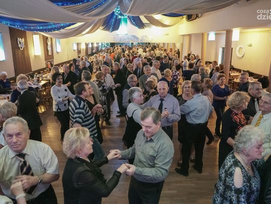Niedzielna potańcówka w Domu Kultury "Idalin"