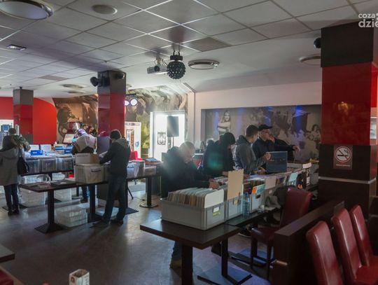 W Centrum Rozrywki MK Bowling odbył się kiermasz płyt winylowych