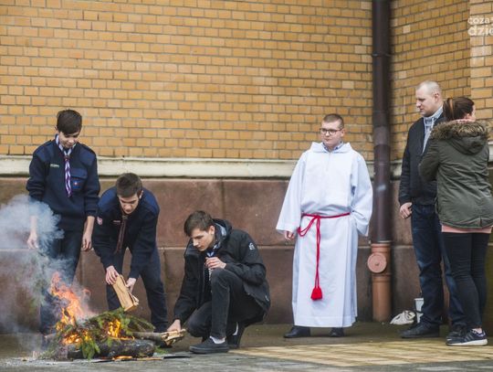 Poświęcenie ognia i paschału w Katedrze pw. ONMP Poświęcenie ognia i paschału w Katedrze pw. ONMP
