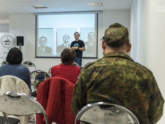 Spotkanie z Dawidem Penkallą w bibliotece przy ul. Osiedlowej Spotkanie z Dawidem Penkallą w bibliotece przy ul. Osiedlowej