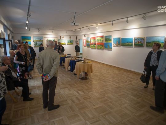 W Bibliotece Miejskiej otwarta została wystawa "Moje Pejzaże" Krzysztofa Mańczyńskiego