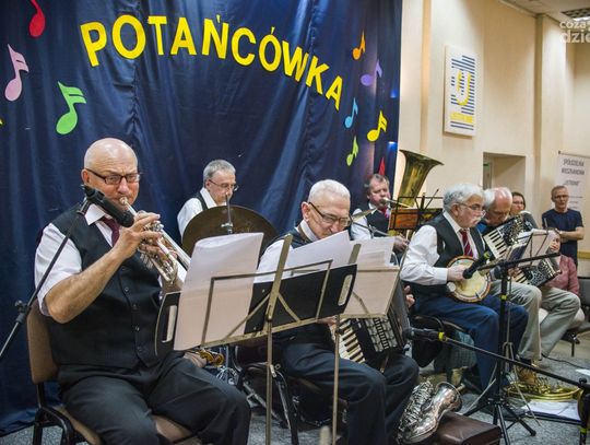 Potańcówka w klubie osiedlowym "Ustronie"