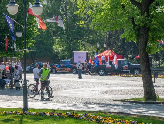 1 Maja z SLD na Placu Corazziego