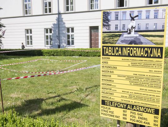 Wbicie łopaty pod pomnik Żołnierzy Armii Krajowej 