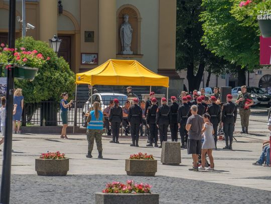 Na Placu Konstytucji 3 Maja odbył się II Radomski Przegląd Musztry Klas Mundurowych Na Placu Konstytucji 3 Maja odbył się II Radomski Przegląd Musztry Klas Mundurowych