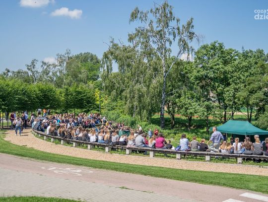 Wręczenie nagród im. prof. L. Kołakowskiego podczas inauguracji X Radomskiego Festiwalu Filozofii OKNA 