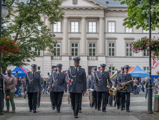 W Muszli Koncertowej zaśpiewała Katarzyna Bochyńska-Wojdył z akompaniamentem Orkiestry Reprezentacyjnej Komendy Wojewódzkiej Policji w Katowicach