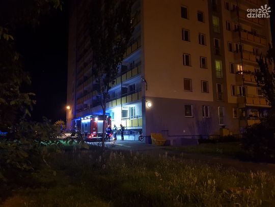 Interwencja strażaków w jednym z bloków w centrum