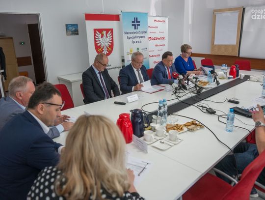 W związku z otworzeniem nowej sali hybrydowej w Mazowieckim Szpitalu Specjalistycznym odbyła się konferencja oraz wręczone zostały odznaczenie Mazovia W związku z otworzeniem nowej sali hybrydowej w Mazowieckim Szpitalu Specjalistycznym odbyła się konferencja oraz wręczone zostały odznaczenie Mazovia