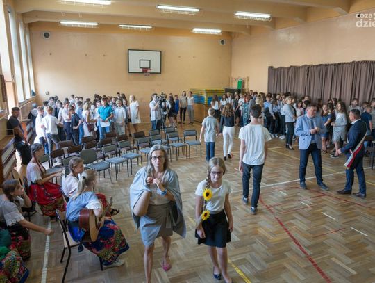 Rozpoczęcie roku w Szkole Podstawowej nr 15 Rozpoczęcie roku w Szkole Podstawowej nr 15