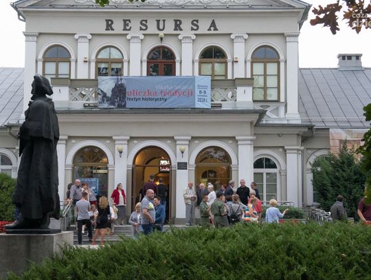 Rozpoczęła się "Uliczka Tradycji"- festyn historyczny