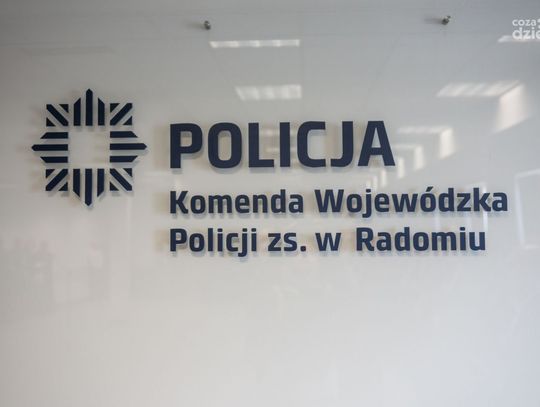 Odsłonięcie tablicy patrona Komendy Wojewódzkiej Policji zs Radom oraz wręczenie medali zasługi Odsłonięcie tablicy patrona Komendy Wojewódzkiej Policji zs Radom oraz wręczenie medali zasługi