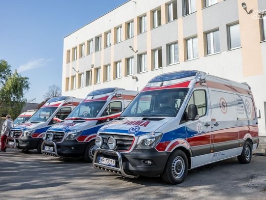 Uroczyste przekazanie nowo zakupionych karetek dla Radomskiej Stacji Pogotowia Ratunkowego