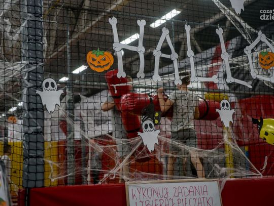 Jump World - "Nocne skakanie Halloween"