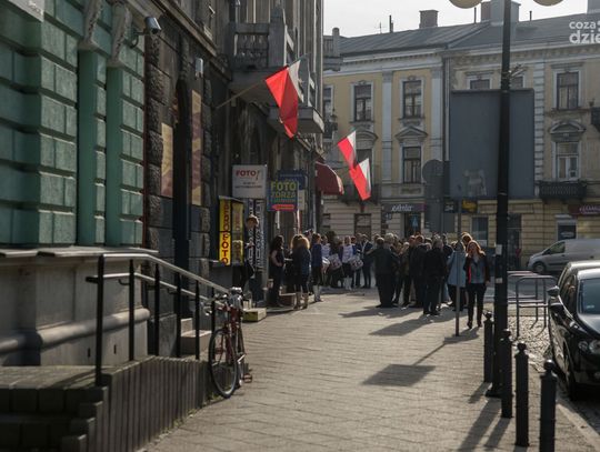 Uroczyste odsłonięcie tablicy upamiętniającej powstanie "Komitetu Pięciu" Uroczyste odsłonięcie tablicy upamiętniającej powstanie "Komitetu Pięciu"