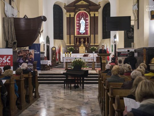 "Zrozumieć Niepodległą" - projekt autorski Roberta Grudnia w kościele garnizonowym (zdjęcia)