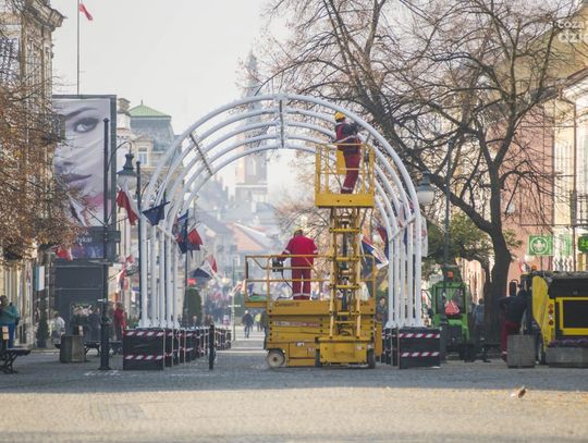 Tunel świetlny wraca na deptak (zdjęcia)