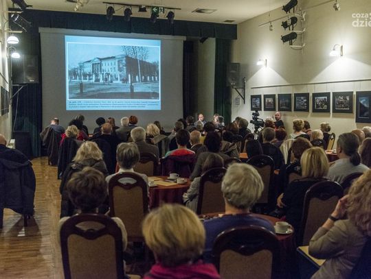 Retrospotkanie XI: „Odzyskanie Niepodległości w Radomiu: miejsca, wydarzenia, ludzie, pamiątki” Retrospotkanie XI: „Odzyskanie Niepodległości w Radomiu: miejsca, wydarzenia, ludzie, pamiątki”