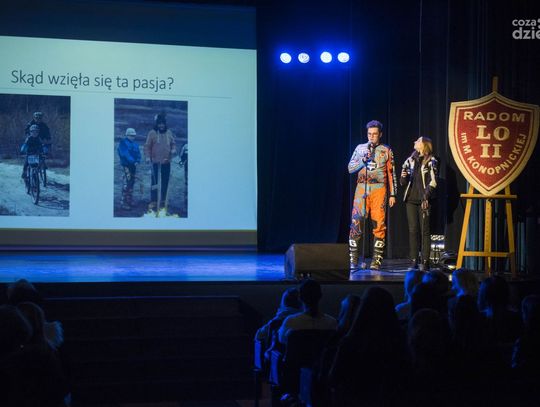 Międzyszkolne Prezentacje z cyklu: „Młodzież i jej pasje" w Resursie (zdjęcia) Międzyszkolne Prezentacje z cyklu: „Młodzież i jej pasje" w Resursie (zdjęcia)