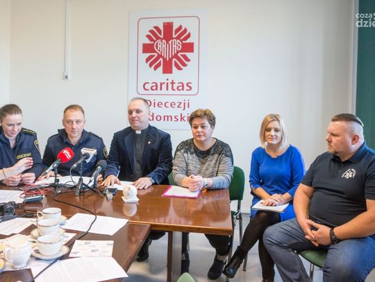 Specjalne patrole z pomocą dla bezdomnych Specjalne patrole z pomocą dla bezdomnych