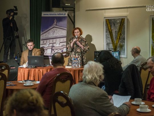 Retrospotkanie 12 - promocja książki „My mieliśmy szczęście” oraz spotkanie z jej autorką (zdjęcia) Retrospotkanie 12 - promocja książki „My mieliśmy szczęście” oraz spotkanie z jej autorką (zdjęcia)