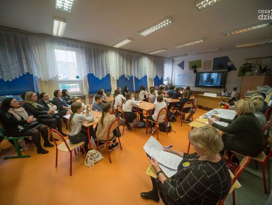 "Poznaj z Nami Order" Międzyszkolny Konkurs Literacki w PSP 33 "Poznaj z Nami Order" Międzyszkolny Konkurs Literacki w PSP 33