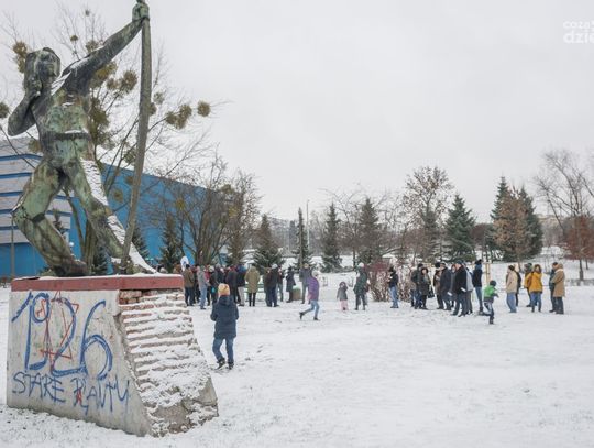 Spacer po Radomiu: Szlakiem rzeźb symboli
