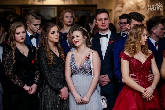 Studniówki 2019: Przeżyjmy to jeszcze raz