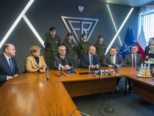 Porozumienie pomiędzy Fabryką Broni i ZDZ (zdjęcia) Porozumienie pomiędzy Fabryką Broni i ZDZ (zdjęcia)