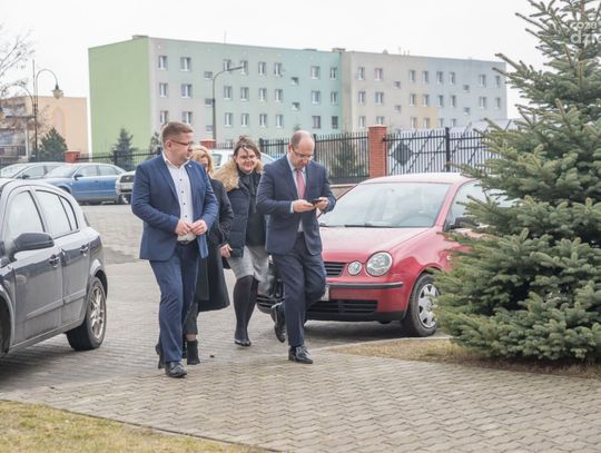 Naukobus z Centrum Nauki Kopernik zatrzymał się w Publicznym Gimnazjum Gminnym im. Armii Krajowej w Iłży