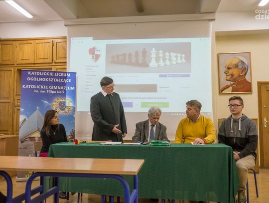 Klub Sportowy Roszada podpisał porozumienie z Katolickim Liceum Ogólnokształcącym o długoletniej współpracy. Klub Sportowy Roszada podpisał porozumienie z Katolickim Liceum Ogólnokształcącym o długoletniej współpracy.