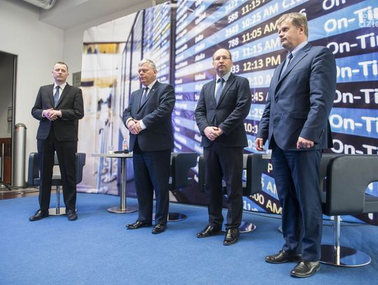 Podpisanie umów na budowę lotniska (zdjęcia)