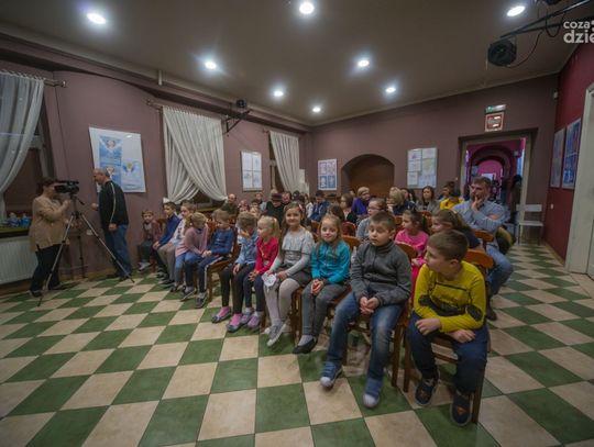 W MDKu odbyła się premiera spektaklu "Chodź na Słówko", Teatru Uśmiech