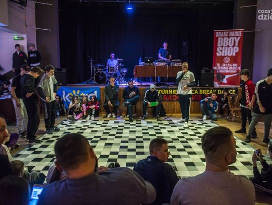 "Radomskie Dwójki" w DK Idalin (zdjęcia) "Radomskie Dwójki" w DK Idalin (zdjęcia)