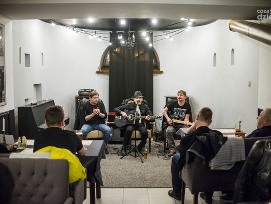 "Czwartkowe Granie" w Bistro Blues -Blues Quartet (zdjęcia) "Czwartkowe Granie" w Bistro Blues -Blues Quartet (zdjęcia)