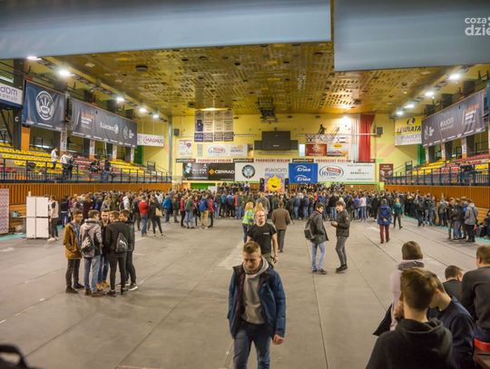 ZST zorganizował "Wiosenny Koncert Charytatywny"  który odbył się w hali MOSiR