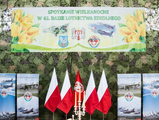 Spotkanie Wielkanocne w 42. Bazie Lotnictwa Szkolnego (zdjęcia)