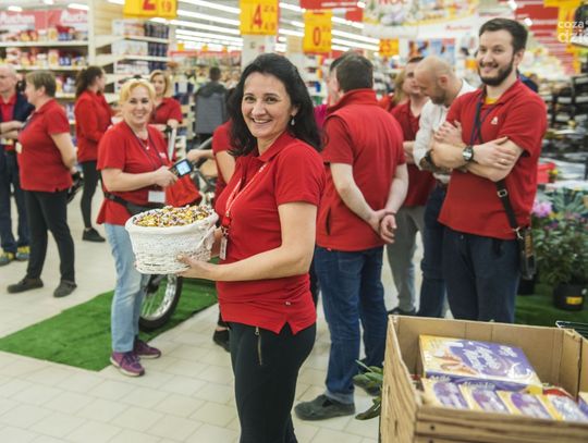 Fundacja Auchan przekazała czek dla Stowarzyszenia na Rzecz Osób z Niepełnosprawnością Intelektualną (zdjęcia)