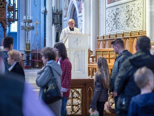 Wielkanocne święcenie pokarmów (zdjęcia) Wielkanocne święcenie pokarmów (zdjęcia)