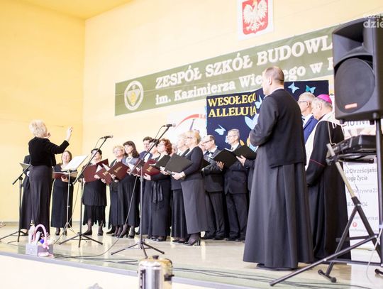 Wielkanocne śniadanie dla samotnych (zdjęcia)