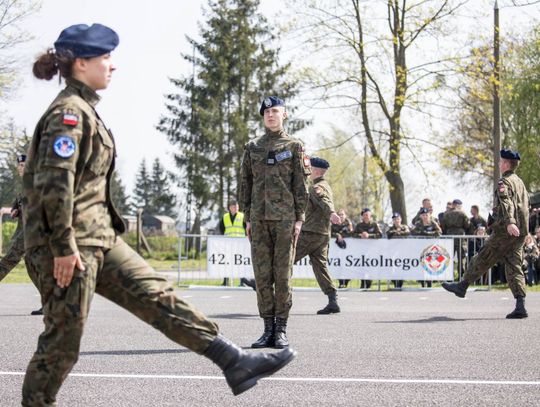 Dzień otwartych koszar - pokaz musztry paradnej (zdjęcia)