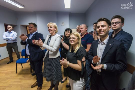 Wieczór wyborczy w biurze PiS (zdjęcia)