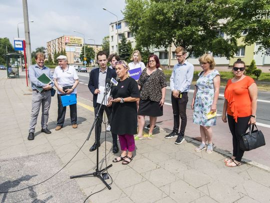 Mieszkańcy XV-lecia z inicjatywą likwidacji wyspy ciepła (zdjęcia) Mieszkańcy XV-lecia z inicjatywą likwidacji wyspy ciepła (zdjęcia)