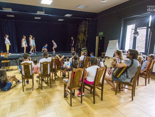 "Lato w teatrze - Warchoły i chytre baby" - drugi tydzień warsztatów (zdjęcia)