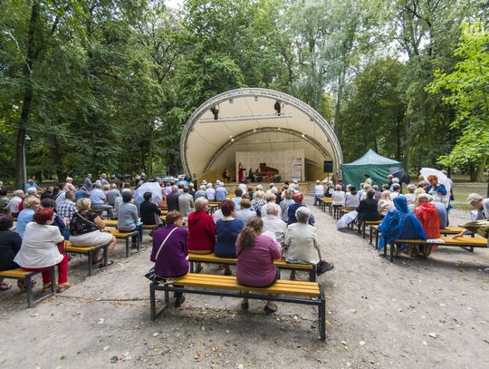 Lato w muszli koncertowej - pieśni i utwory kompozytorów włoskich, hiszpańskich i angielskich (zdjęcia) Lato w muszli koncertowej - pieśni i utwory kompozytorów włoskich, hiszpańskich i angielskich (zdjęcia)